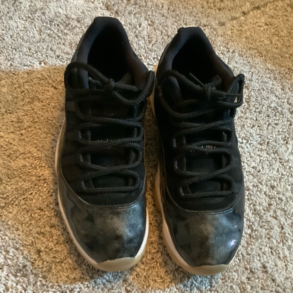 Jordan 11 low baron